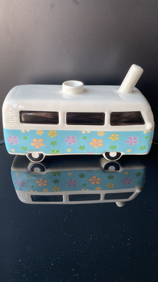 PIPA VINTAGE HIPPIE BUS
