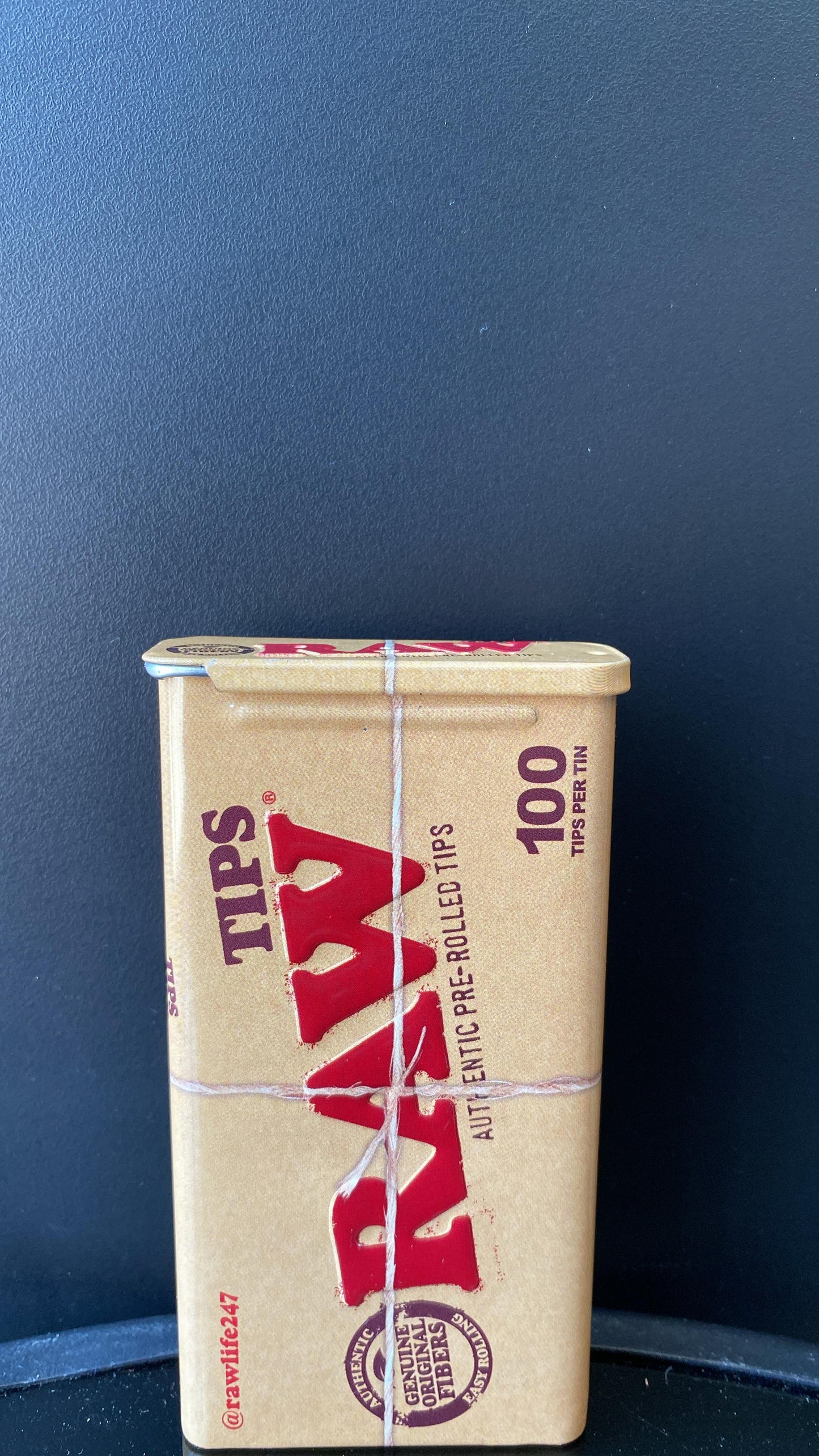 RAW PRE ROLLED TIPS 100 PER TIN